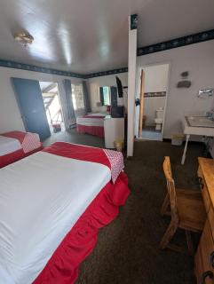 Silver Spur Motel - Burns - 4