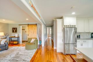 Mtn and Foliage Views Modern Mount Snow Stay! - Dover - 1