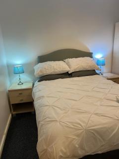 2 Bed Townhouse, Sleeps 5, Close to Manchester City Centre - Manchester - 0