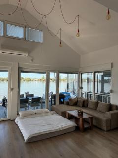 Beautiful houseboat on the Sava river - 6