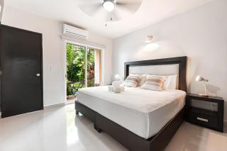 Lagoonfront Apartment in Hotel Zone - Cancún - 0