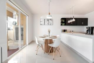 Lagoonfront Apartment in Hotel Zone - 9