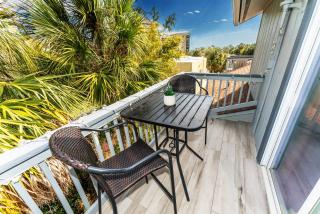 Beach Rd, 300ft to Beach Access & 500ft to Siesta Key Village, Studio - Siesta Key - 8