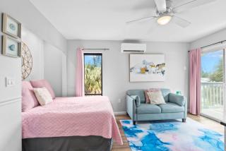Beach Rd, 300ft to Beach Access & 500ft to Siesta Key Village, Studio - Siesta Key - 0