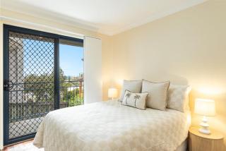 Corona Del Mar - Crown of the Sea - Yamba - 3