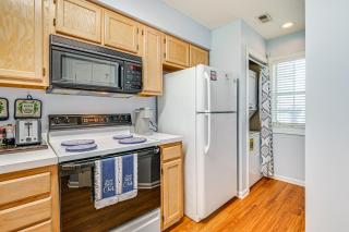 Myrtle Beach Condo with Pool Access 5 Mi to Ocean - Myrtle Beach - 1
