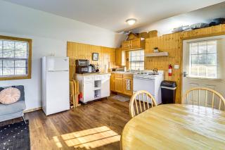 9 Mi to Lake Michigan Secluded Cabin Getaway - Central Lake - 2
