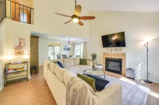 9 Mi to Saratoga Racetrack Townhome with Bicycles! - Malta - 0