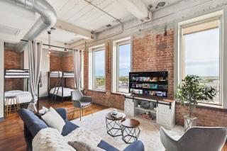 Spacious Downtown Loft-Gym-Pool-Free Valet Parking - Dallas - 8
