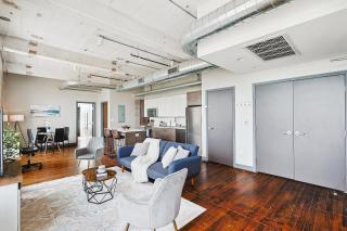 Spacious Downtown Loft-Gym-Pool-Free Valet Parking - Dallas - 7