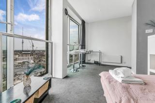 Heart of City, Centre Point Luxury Apartment - Birmingham - 8