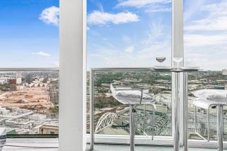 Heart of City, Centre Point Luxury Apartment - Birmingham - 2
