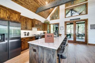 Broken Bow Home with Hot Tub, Game Room and EV Charger - Stephens Gap - 2