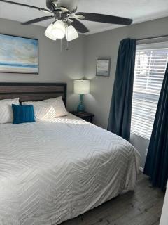 Beautiful condo-no stairs, and arcade games! 5bed - 9