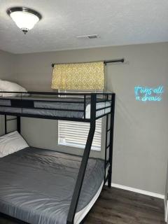 Beautiful condo-no stairs, and arcade games! 5bed - 2