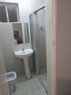 Fife Avenue Guest House - 4