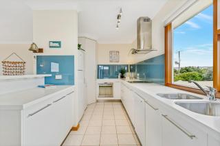108 Morrison Luxury Beach House with Sea Views Middleton Beach Holiday Rental - 1