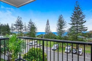 Burleigh Beachfront Beauty 2 Bed Parking WiFi - Gold Coast - 3