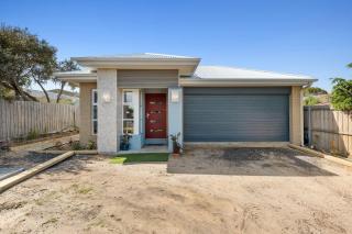 Serenity Nook Cottage - 1