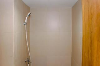 Comfy Studio Apartment at Gateway Park LRT City By Travelio - Bekasi - 8