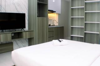 Comfy Studio Apartment at Gateway Park LRT City By Travelio - Bekasi - 2