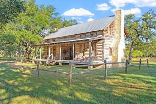 AB Butlers Dog Trot - Cumberland River Suite - Fredericksburg - 0