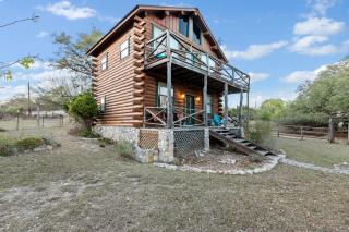 Mighty Oak Log Cabin - Fredericksburg - 9