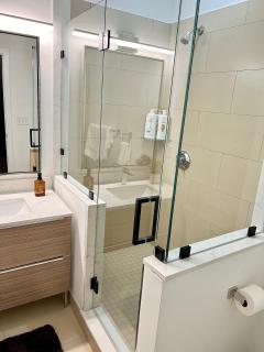 Modern Luxury Apartment in City - 6