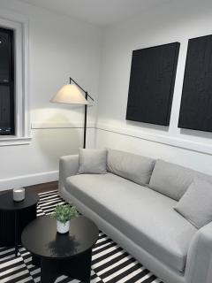 Modern Luxury Apartment in City - Quincy - 1