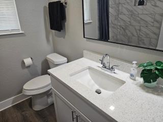 Homey 2br Home Near Dt&airport - Austin - 2