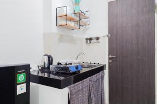 Restful and Comfortable Studio Serpong Garden Apartment By Travelio - 7