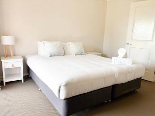 5 Tarcutta in the CBD - Wagga Wagga - 1
