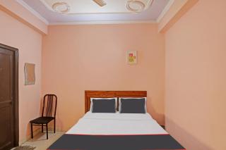 Collection O Mayank Guest House Near ISKCON Temple Noida - Kalkaji Devi - 7