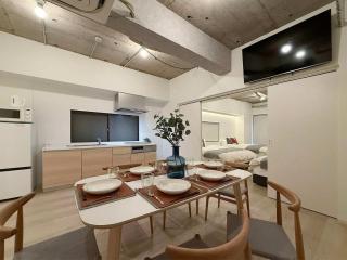 NaouBLD - Spacious 2BR Apartment in Hatchobori - Sleeps 10 Comfortably - Hiroshima - 0