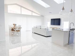 Modern Wyoming Getaway - Wagga Wagga - 5