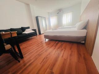 HearthStone Suite & Cafe - 1