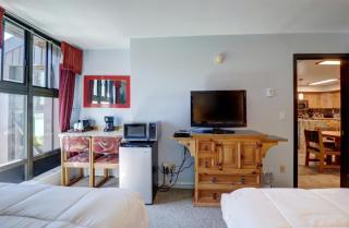 MP613H Mountain Plaza Hotel Room Hotel Room - 4