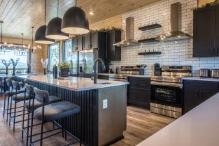 Luxury 12-Bedroom Cabin with Indoor Pool, Hot tub & Movie Theater, Sleeps 36 - 3