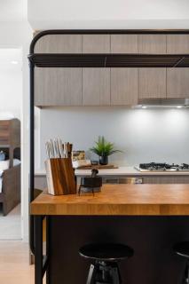 Skyline Retreat - 2BR Luxury City Apartment - Adelaide - 6