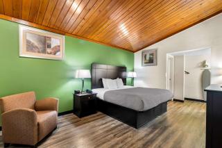 Quality Inn - Tullahoma - 2