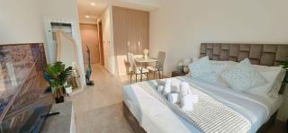 Elegant Studio Apartment In Meydan One - Dubai - 6