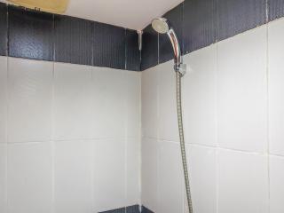Cozy Studio at Cinere Bellevue Suites Apartment By Travelio - Karangtengah - 2