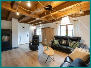 Gemütliches Ferienhaus mit Garten Kamin und eine separate Ferienwohnung, neu renoviert - Immenstadt im Allgäu - 0