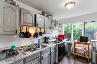 Simple Deluxe Private Room - 1