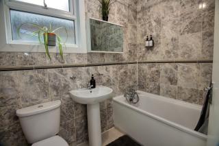 London Serviced Accommodation near Tottenham Hotspurs Football Stadium Great for Contractors - Londra - 5