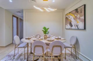 2BR Apt in Business Bay with Iconic Burj Khalifa and Dubai Canal Views - Dubai - 8