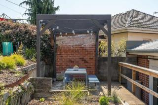 Modern 3-Bed Coastal Escape - Burnie - 8