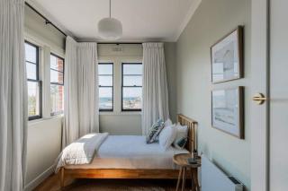 Modern 3-Bed Coastal Escape - Burnie - 2