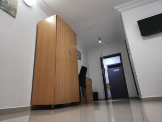 Ne-yo hotel & rv lodges - 9