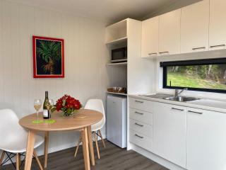 Te Henga Hideaway - Bethells Beach - 7